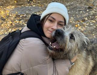 A schoolgirl from Novosibirsk organized a charity event and collected food for stray dogs